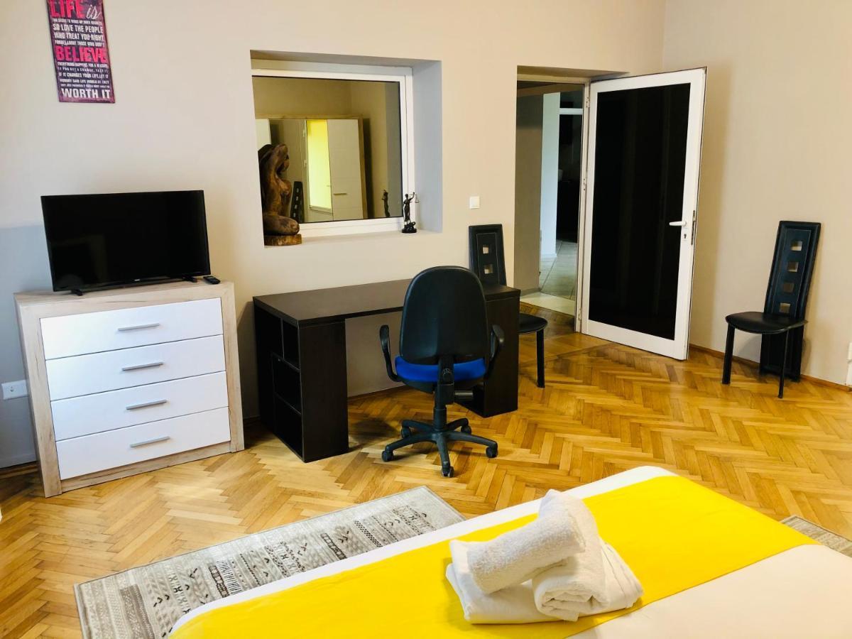 Ultra-Central Apartment Just In Union Squere Τιμισοάρα Εξωτερικό φωτογραφία