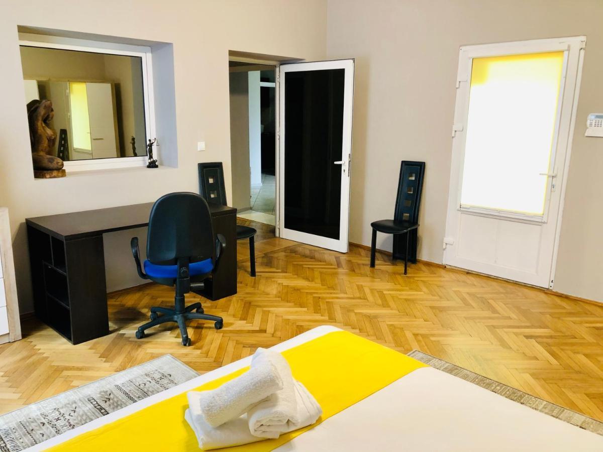 Ultra-Central Apartment Just In Union Squere Τιμισοάρα Εξωτερικό φωτογραφία